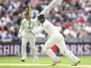 مسلسل تین ٹیسٹ میں ففٹیز شاداب دوسرے پاکستانی کھلاڑی بن گئے