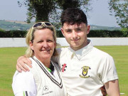 آئرلینڈ میں کرکٹ میچ کے دوران ماں اور بیٹا آمنے سامنے آگئے