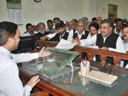 الیکشن میں کروڑوں روپے خرچ کرنے والوں کے نہ اپنے گھر اور نہ گاڑیاں       