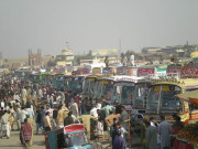 انٹرسٹی بس مالکان کی زائد کرایہ وصولی موٹر وے پولیس نے زائد رقم مسافروں کو دلوادی