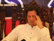کیا عمران خان ہار رہے ہیں