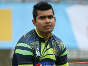 عمر اکمل کیچ عمر اکمل بولڈ عمر اکمل