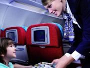 ترکش ایئرلائن نے ایئرہوسٹسز پر شوخ لپ اسٹکس لگانے پرپابندی لگادی 