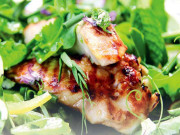 سلاد اور جڑی بوٹیاں