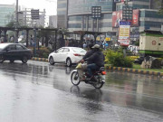 کراچی میں بوندا باندی سے موسم خوشگوار