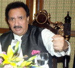 منی لانڈرنگ کے معاملے پر اسحاق ڈارمسجد نبوی میں حلفیہ بیان دیں رحمان ملک