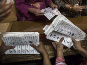 اس نظام کو آخری موقع دینا چاہیے