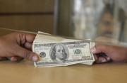 امریکی ڈالرملکی تاریخ کی بلند ترین سطح 131 روپے پرپہنچ گیا
