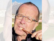 جرمن سفیر کا پاکستانی انداز دانت چمکانے کے لیے مسواک کا استعمال وڈیو وائرل