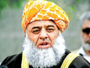 ہمارے خلاف بعض لوگ جوزبان استعمال کررہے ہیں اس میں احتیاط سے کام لیں فضل الرحمان