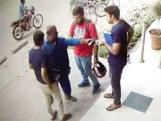 ڈاکو 10 سیکنڈ میں 3 طالب علموں کو لوٹ کر فرار