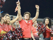 کیریبیئن لیگ شاہ رخ کا اسٹیڈیم میں چیئرلیڈرز کے ساتھ ڈانس