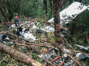 انڈونیشیا میں طیارہ گرکر تباہ ہونے سے تمام مسافر ہلاک بچہ محفوظ رہا