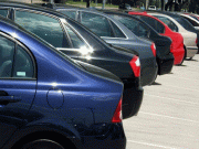 امریکا نے کینیڈا کی گاڑیوں پر ٹیکس عائد کرنے کی دھمکی دے دی