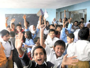 دہلی اسکول نجی ملکیت میں دینے کیخلاف طلبا کا مظاہرہ 