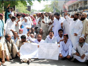 تنخواہوں کی عدم ادائیگی پر پیرا میڈیکل اسٹاف کا مظاہرہ 