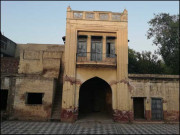 جین مندر تھانہ سبزی منڈی شہر کے وسط میں ’اچھوت‘ عمارت