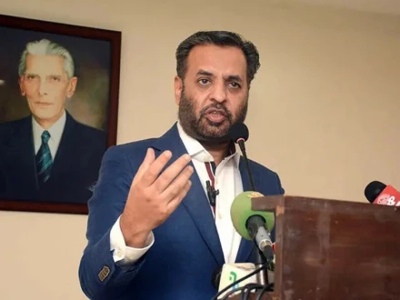 یونیورسل ہیلتھ کوریج کے تحت اب شہری نجی اسپتالوں میں مفت علاج کروا سکتے ہیں، مصطفیٰ کمال