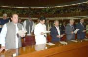 جمہوری سفر کا شاندار آغاز