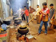 شہر بھر میں نذرو نیاز کی بڑے پیمانے پر تیاری