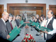 سندھ کابینہ کے کسی موجودہ وزیر کو وزارت تعلیم نہ دینے کا فیصلہ 