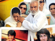 حمزہ کے والدین اور سول سوسائٹی کا پریس کلب پر مظاہرہ  