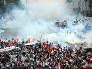 ترکی کا تقسیم اسکوائر پھر میدان جنگ بن گیا شدید جھڑپیں