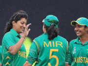 ویمنز ون ڈے پاکستانی بیٹنگ لائن تباہی کا شکار صرف 95 رنز پر ڈھیر