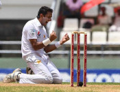 محمد عباس نے عمدہ بولنگ سے ریکارڈ بکس کو الٹ پلٹ دیا