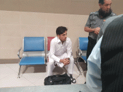 پشاور ایئرپورٹ پر مسافر کے کرکٹ بیٹ سے بھاری مقدار میں چرس برآمد