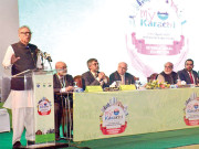 سوشل میڈیا پاکستان میں چائے خانہ بن چکا صدر عارف علوی