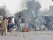 دھرنا قیادت اور سیکڑوں مظاہرین کے خلاف دہشت گردی کے مقدمات درج