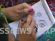 سندھ اسمبلی کے بجٹ اجلاس میں رکن اسمبلی ارم فاروقی بوریت مٹانے کیلئے اسکیچ بناتی رہیں