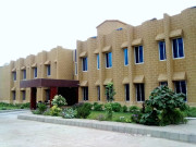 لیاری جنرل اسپتال میں ادویہ کی قلت طبی آلات ناکارہ اور کئی یونٹ بند