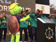 پاکستانی ہاکی ٹیم کے کھلاڑی عرفان سینئر کی بھارتی گانے پر رقص کی ویڈیو وائرل