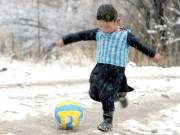 میسی کے افغان مداح کی پوری فیملی کو جان کے خوف سے گھر چھوڑنا پڑگیا