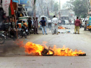 نوابشاہ میں بجلی کی بد ترین لوڈ شیڈنگ  شہری سڑکوں پر آگئے