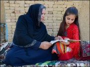 عورت کی تعلیم دین کا حکم بھی سماج کی خدمت بھی