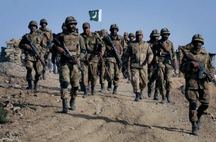 آپریشن ضرب عضب اور ردالفساد کی کامیابی سے دہشت گردوں کا بڑے پیمانے پرخاتمہ ہوا اورملک میں امن وامان کی فضا قائم ہوئی۔ فوٹو : فائل