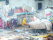 ناظم آباد میں کراچی سرکلر ریلوے پر قائم تجاوزات کا خاتمہ