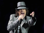 میوزک بینڈ رولنگ اسٹون کے رکن آنجہانی مک جیگر کے بال 4 ہزار پاؤنڈ میں نیلام 