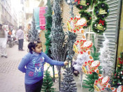 بازاروں میں کرسمس ٹری کی بہار سجاوٹی سامان کی فروخت بڑھ گئی