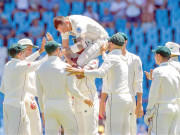 ریکارڈزبک  اسٹین کا نام سنہری حروف میں درج