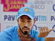 ٹی وی شومیں خواتین سے متعلق نازیبا کمنٹس پانڈیا اور راہول پر پابندی کاامکان