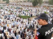 کراچی میں عید روایتی جوش و جذبے کے ساتھ منائی گئی