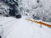 وادی کاغان میں شدید برف باری سے 15 سالہ ریکارڈ ٹوٹ گیا