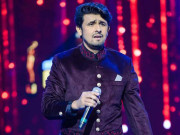 سونو نگم کنسرٹ میں بھڑک اُٹھے، مداحوں کو باہر نکلنے کا کہہ دیا 