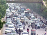 مصروف اوقات میں سڑکوں پر ٹریفک جام معمول بن گیا