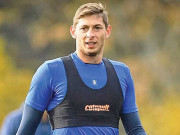 ایک جہاز پر سوار ہوں جوایسا لگتا ہے گرنے والا ہو فٹبالر کا آخری پیغام