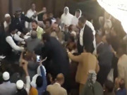 کراچی سٹی کونسل میں ہنگامہ آرائی ارکان آپس میں گتھم گتھا